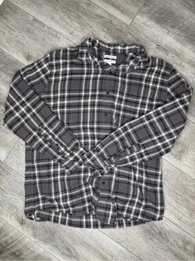 Amazon Essentials Gray and Black Plaid Button Down Shirt